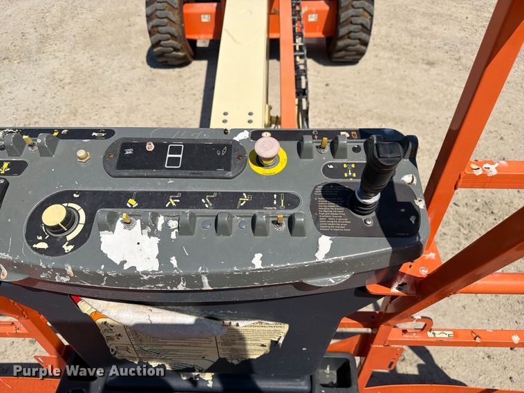 image for item DZ4700 2007 JLG 600S boom lift