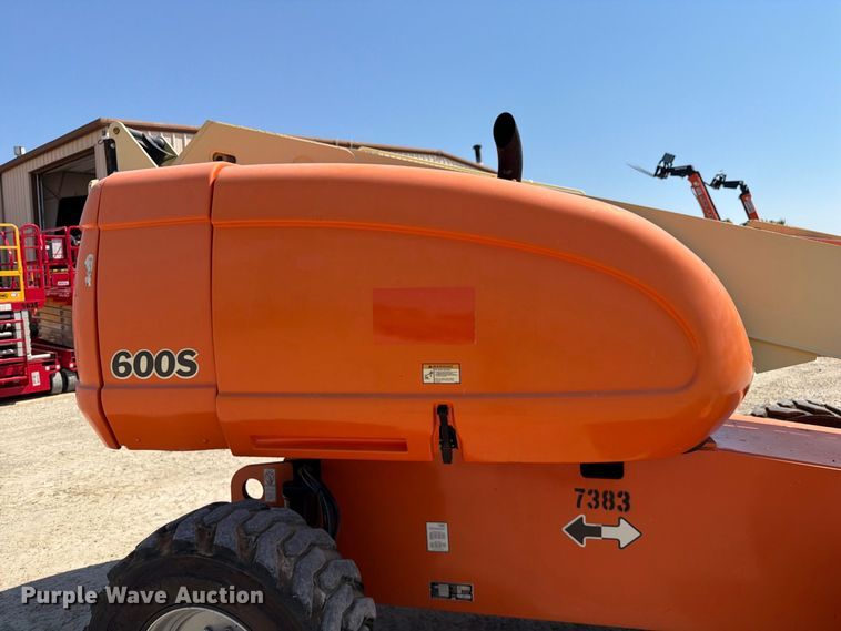 image for item DZ4700 2007 JLG 600S boom lift