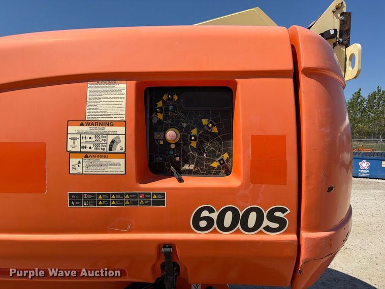 image for item DZ4700 2007 JLG 600S boom lift