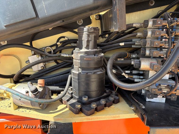 image for item DZ4700 2007 JLG 600S boom lift