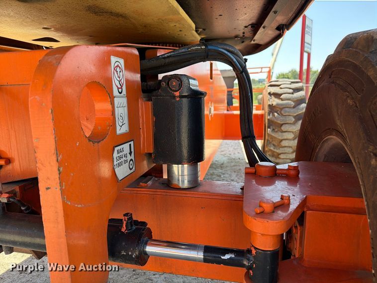 image for item DZ4700 2007 JLG 600S boom lift