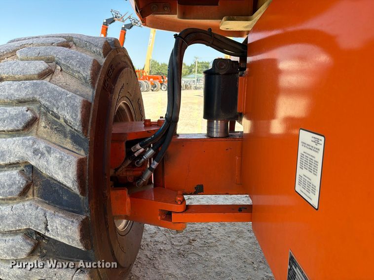 image for item DZ4700 2007 JLG 600S boom lift