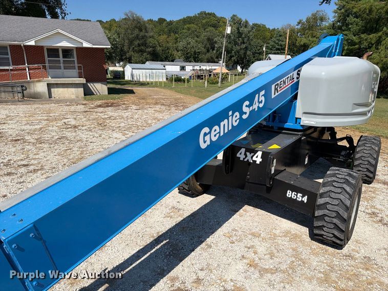 image for item DZ4701 2016 JLG S-45 boom lift