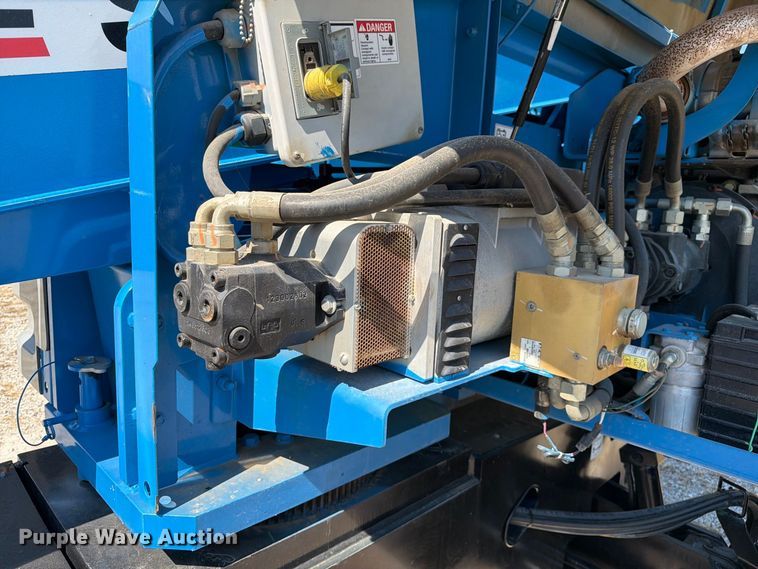 image for item DZ4701 2016 JLG S-45 boom lift