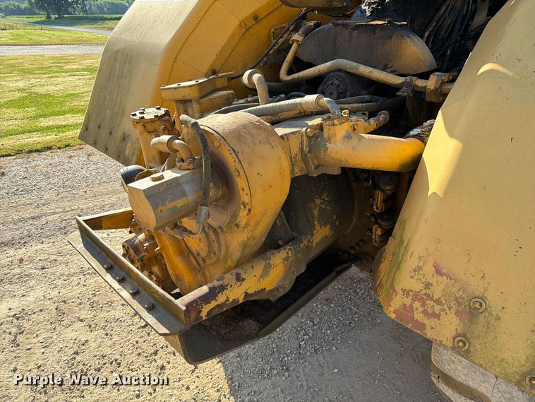 image for item DZ4702 1987 Caterpillar 627B conventional scraper 