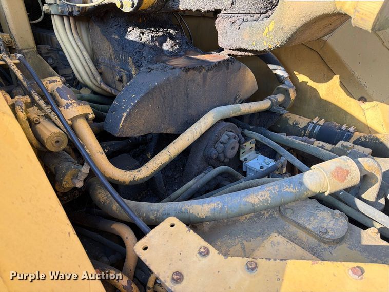 image for item DZ4702 1987 Caterpillar 627B conventional scraper 
