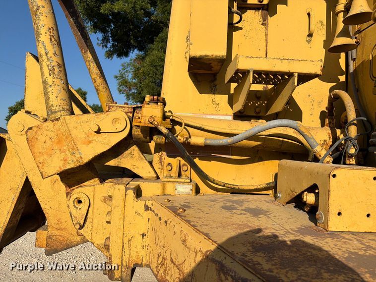 image for item DZ4702 1987 Caterpillar 627B conventional scraper 