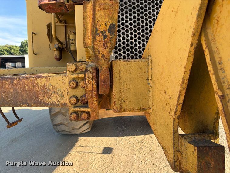 image for item DZ4702 1987 Caterpillar 627B conventional scraper 