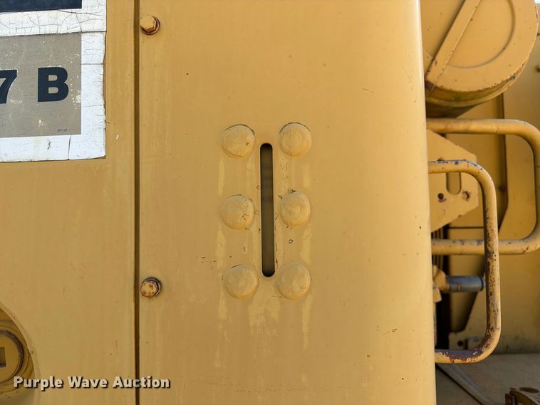 image for item DZ4702 1987 Caterpillar 627B conventional scraper 