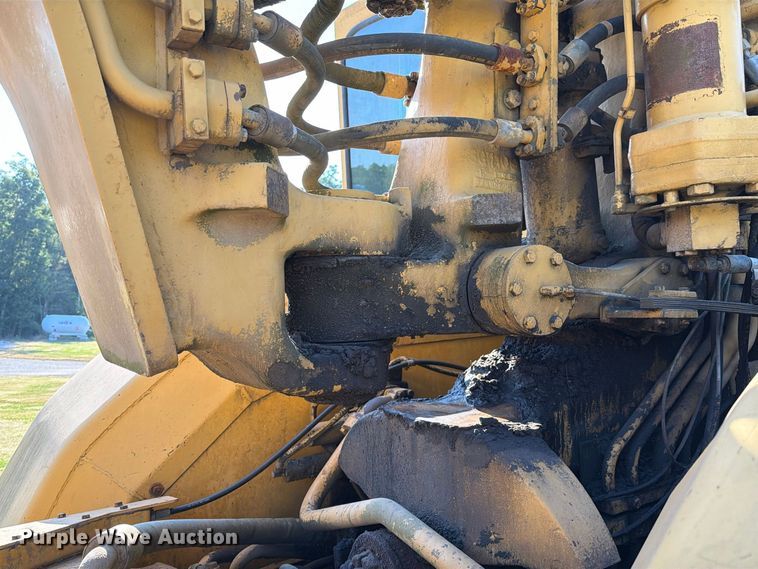 image for item DZ4702 1987 Caterpillar 627B conventional scraper 
