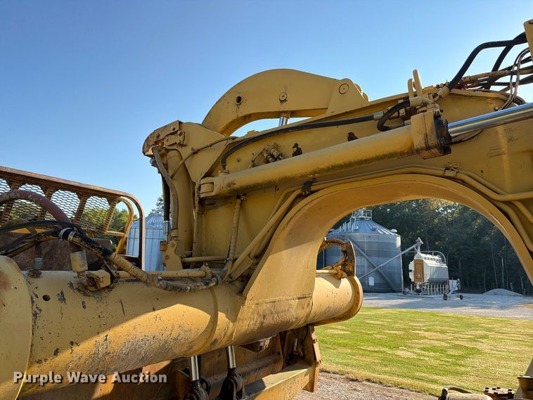image for item DZ4702 1987 Caterpillar 627B conventional scraper 