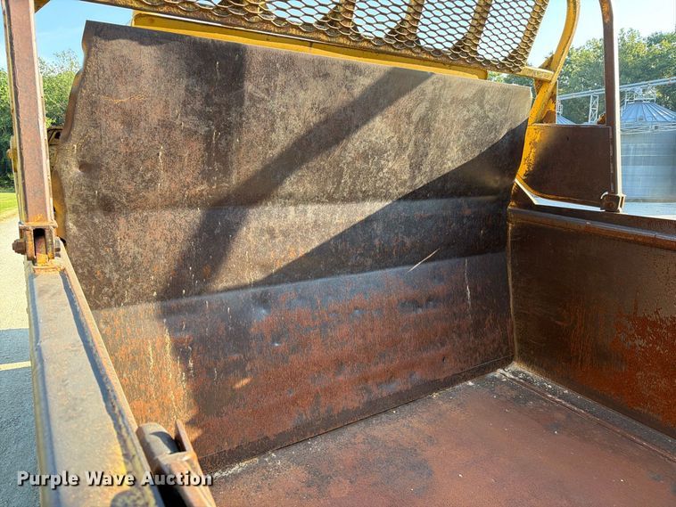 image for item DZ4702 1987 Caterpillar 627B conventional scraper 