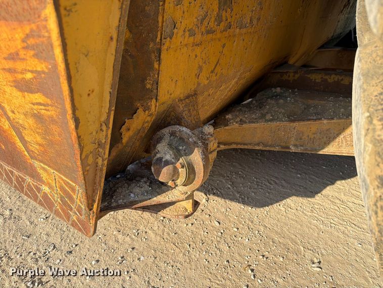 image for item DZ4702 1987 Caterpillar 627B conventional scraper 