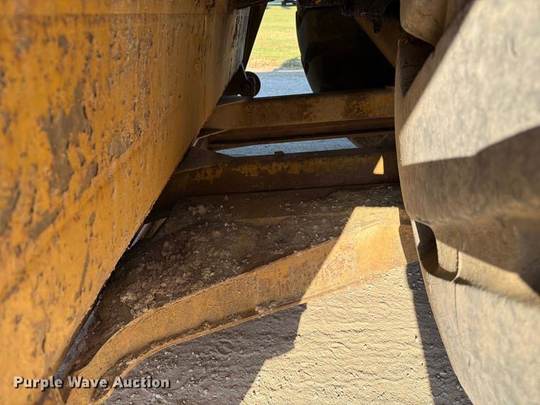 image for item DZ4702 1987 Caterpillar 627B conventional scraper 