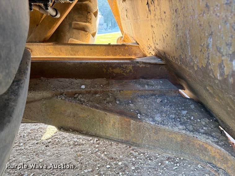 image for item DZ4702 1987 Caterpillar 627B conventional scraper 