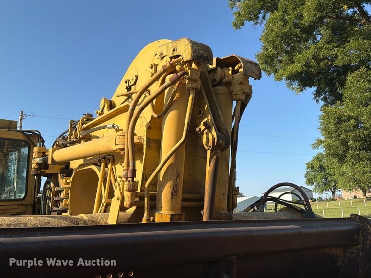image for item DZ4702 1987 Caterpillar 627B conventional scraper 