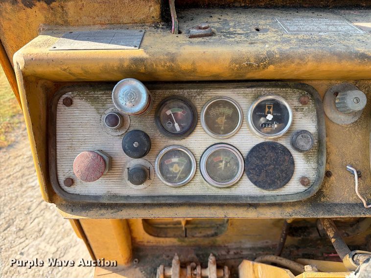 image for item DZ4702 1987 Caterpillar 627B conventional scraper 
