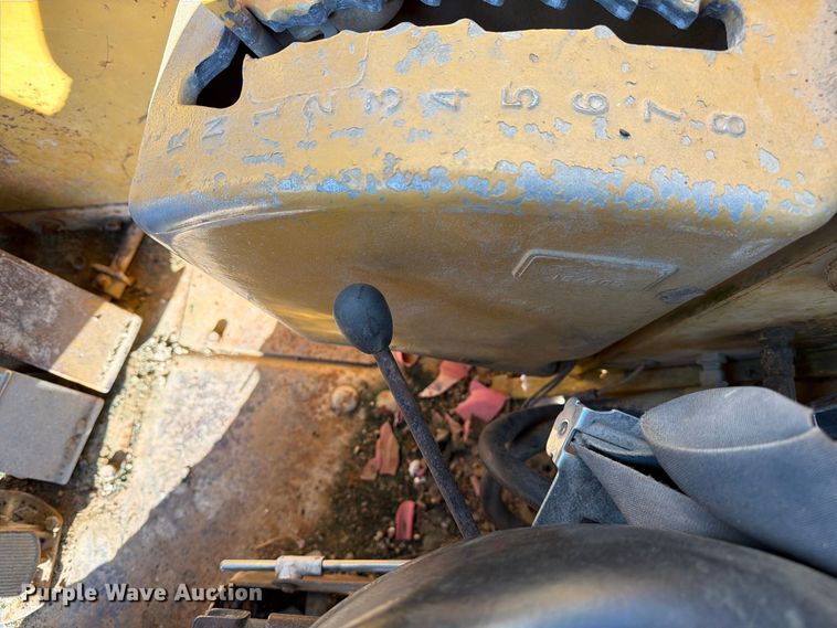 image for item DZ4702 1987 Caterpillar 627B conventional scraper 