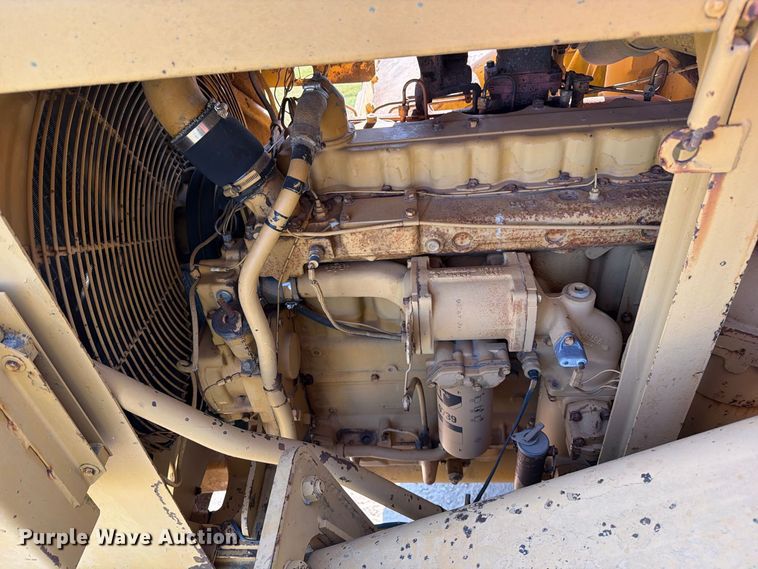 image for item DZ4702 1987 Caterpillar 627B conventional scraper 