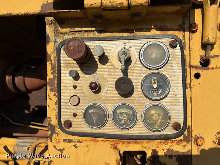 image for item DZ4702 1987 Caterpillar 627B conventional scraper 