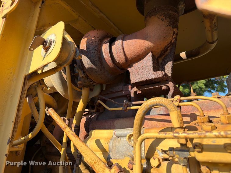 image for item DZ4702 1987 Caterpillar 627B conventional scraper 