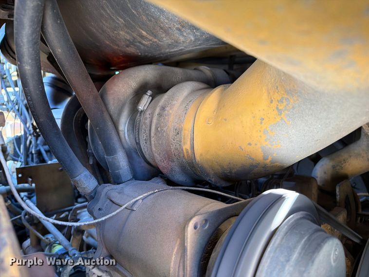 image for item DZ4702 1987 Caterpillar 627B conventional scraper 