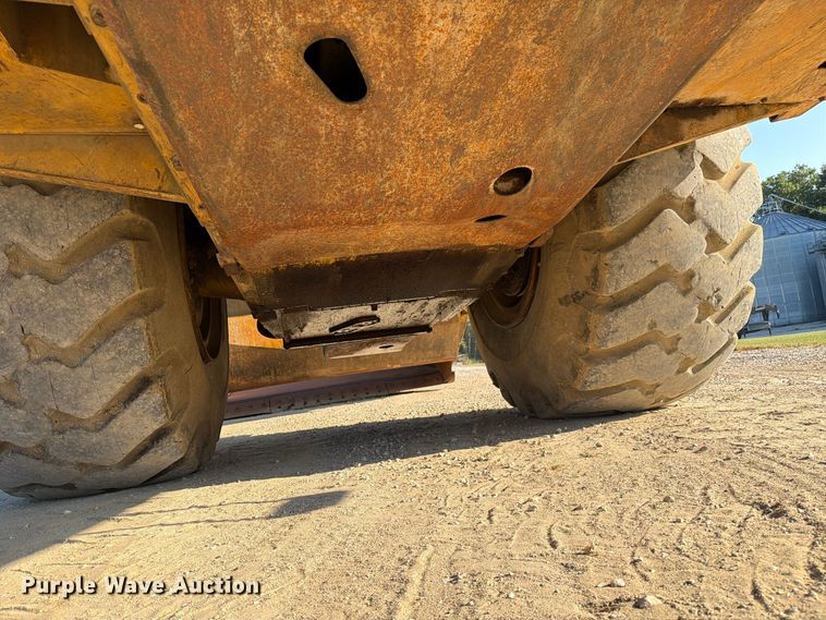 image for item DZ4702 1987 Caterpillar 627B conventional scraper 