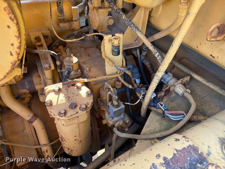 image for item DZ4702 1987 Caterpillar 627B conventional scraper 