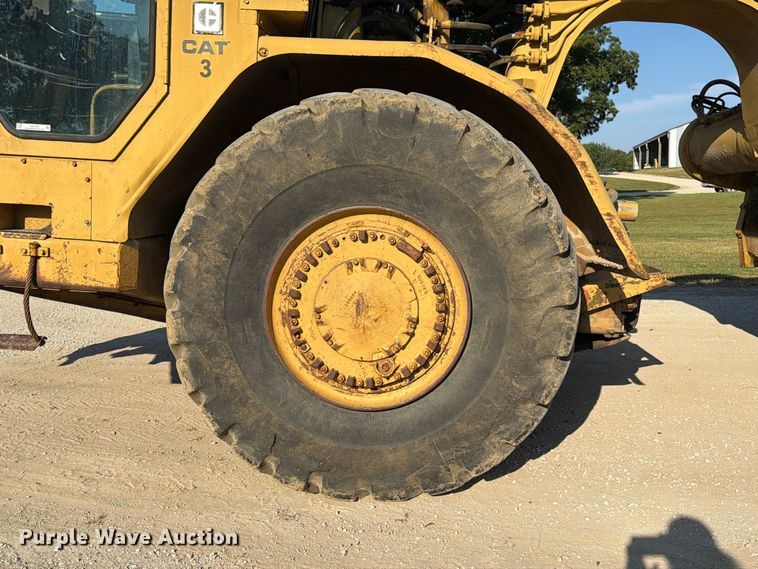 image for item DZ4702 1987 Caterpillar 627B conventional scraper 