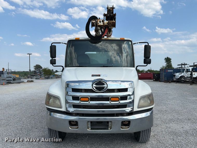 image for item DZ4713 2013 Hino 268 bucket truck