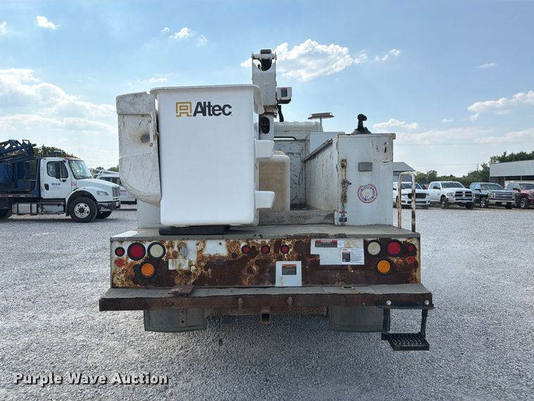 image for item DZ4713 2013 Hino 268 bucket truck