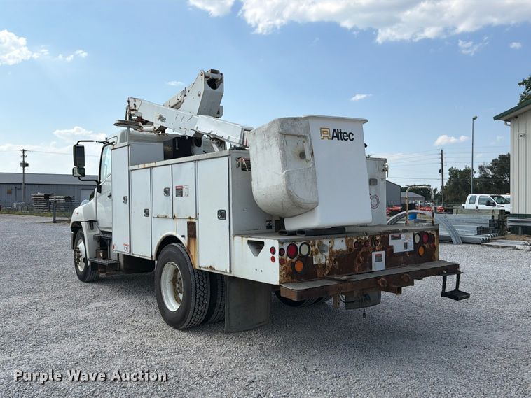 image for item DZ4713 2013 Hino 268 bucket truck