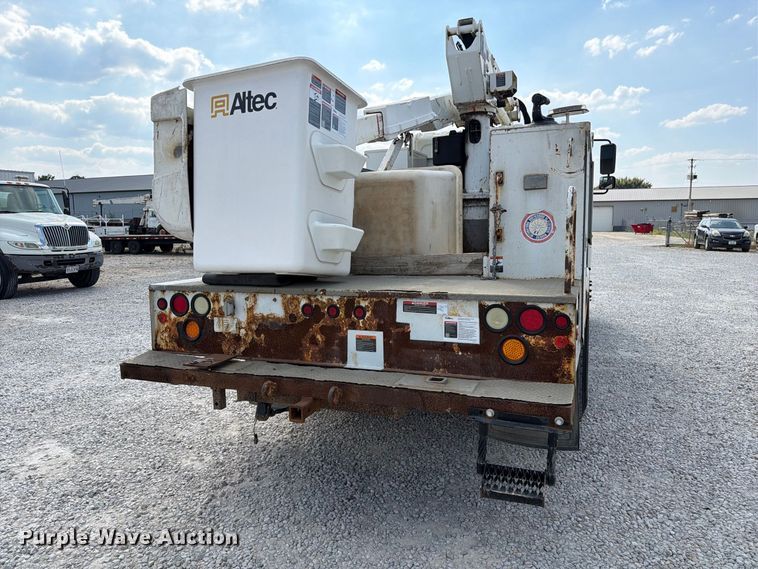 image for item DZ4713 2013 Hino 268 bucket truck