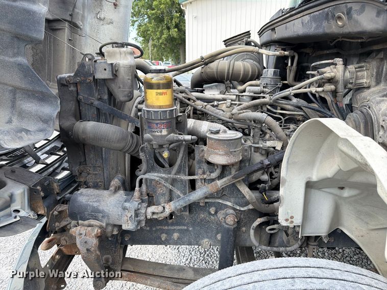 image for item DZ4713 2013 Hino 268 bucket truck
