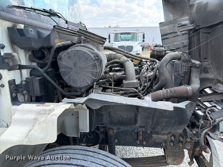 image for item DZ4713 2013 Hino 268 bucket truck