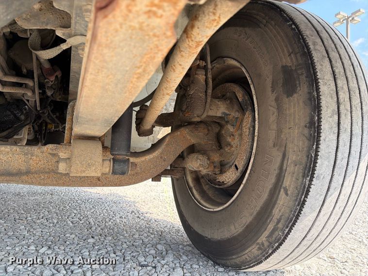 image for item DZ4713 2013 Hino 268 bucket truck