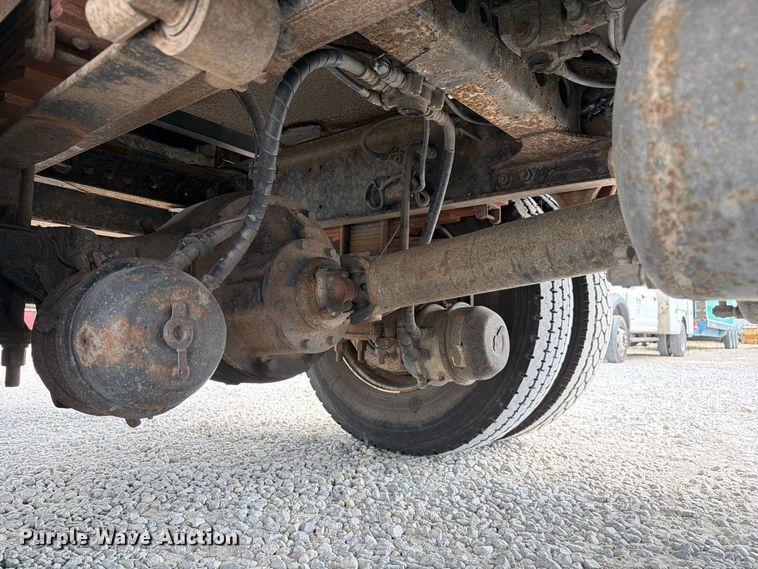 image for item DZ4713 2013 Hino 268 bucket truck