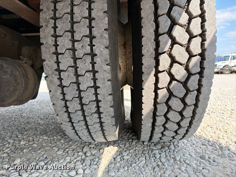 image for item DZ4713 2013 Hino 268 bucket truck