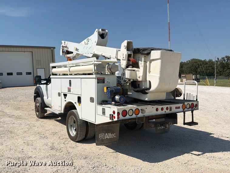 image for item DZ4754 2015 Ford F550 Super Duty XL bucket truck