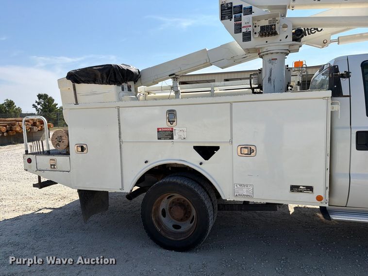 image for item DZ4754 2015 Ford F550 Super Duty XL bucket truck