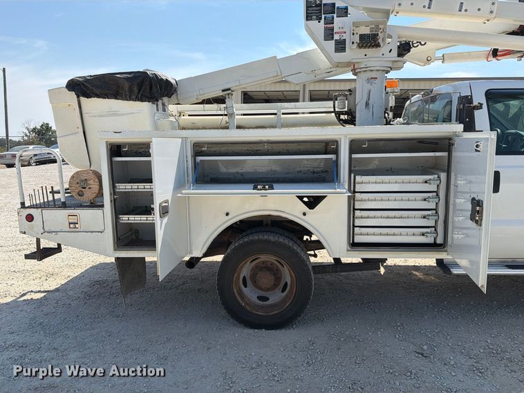 image for item DZ4754 2015 Ford F550 Super Duty XL bucket truck