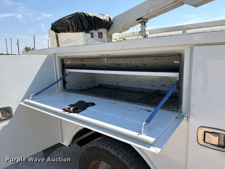 image for item DZ4754 2015 Ford F550 Super Duty XL bucket truck