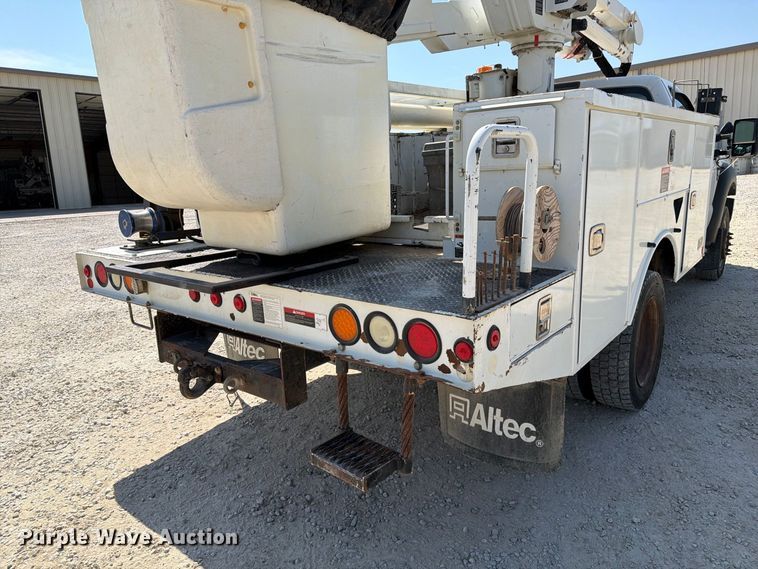 image for item DZ4754 2015 Ford F550 Super Duty XL bucket truck