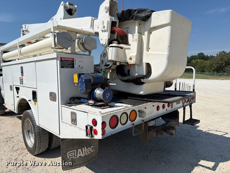 image for item DZ4754 2015 Ford F550 Super Duty XL bucket truck