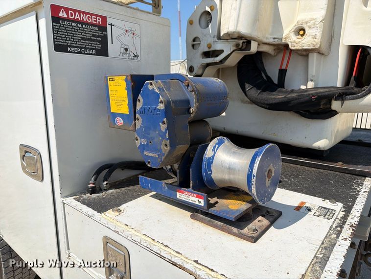 image for item DZ4754 2015 Ford F550 Super Duty XL bucket truck