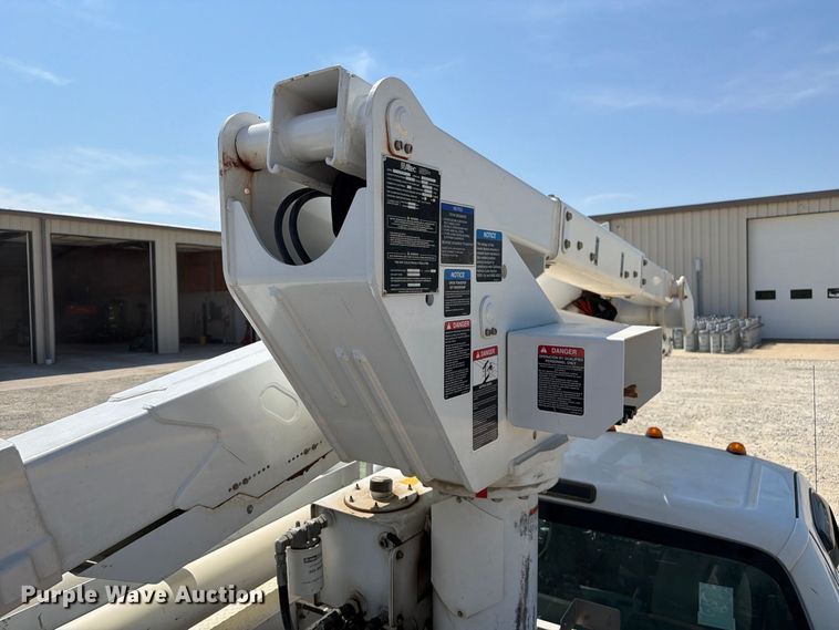 image for item DZ4754 2015 Ford F550 Super Duty XL bucket truck