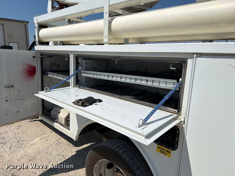 image for item DZ4754 2015 Ford F550 Super Duty XL bucket truck