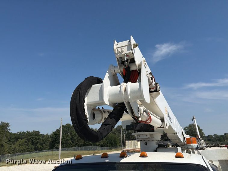 image for item DZ4754 2015 Ford F550 Super Duty XL bucket truck