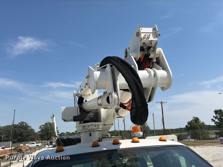 image for item DZ4754 2015 Ford F550 Super Duty XL bucket truck
