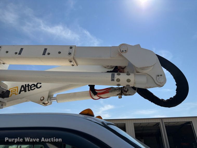 image for item DZ4754 2015 Ford F550 Super Duty XL bucket truck